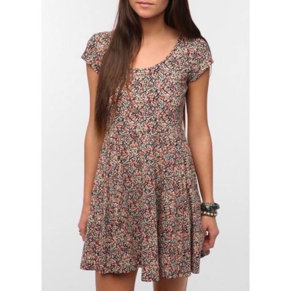 Urban Outfitters Floral Skater Dress M
